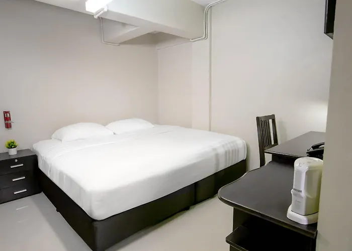 Annex Lumpini 3*