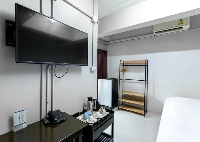 Annex Lumpini Hotel